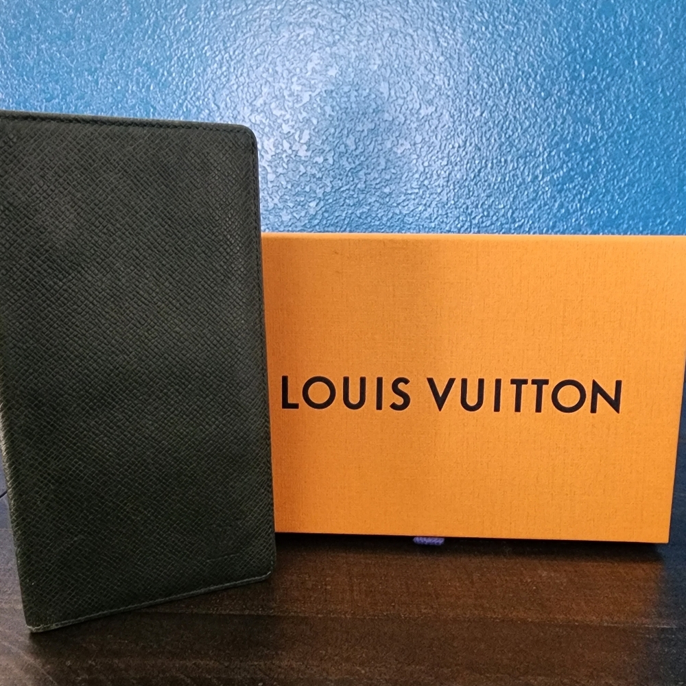 Louis Vuitton Green Taiga Leather Long Bifold Wallet
